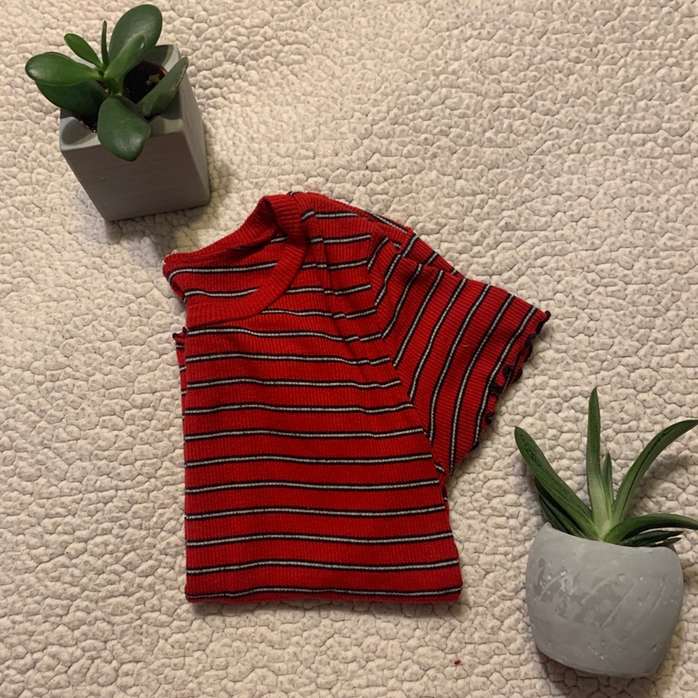 🌹Garage Crop Top🌹